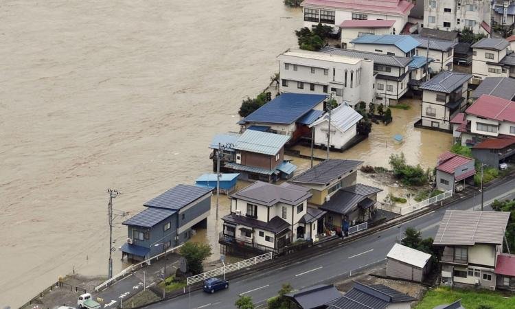 الإعصار "خانون" يضرب الساحل الجنوبى لكوريا الجنوبية