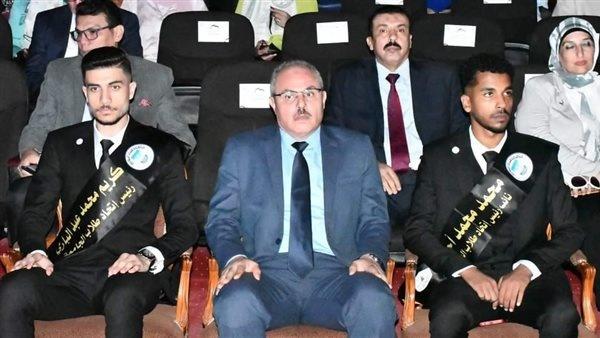 رئيس جامعة القناة يشهد حفل ختام الأنشطة الطلابية للعام الجام 2022- 2023