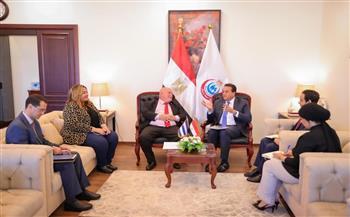 وزير الصحة يستقبل السفير الكوبي 