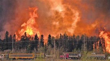   كندا.. إجلاء آلاف السكان من البلدات الحدودية بسبب حرائق الغابات