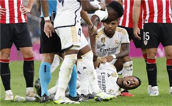   ريال مدريد يعلن إصابة مدافعه بقطع في الرباط الصليبي
