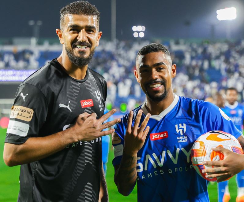 زعماء البهجة.. هاتريك مالكوم يقود الزعيم "الهلالي" للفوز أمام أبها
