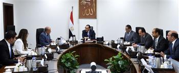 رئيس الوزراء يتابع نشاط عمل شركة الشرقية "إيسترن كومباني"