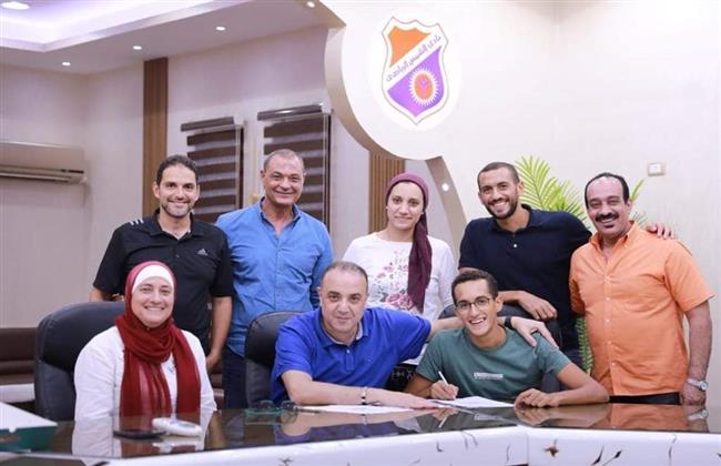 محمد الجندي بطل العالم في الخماسي الحديث يجدد عقده مع الشمس