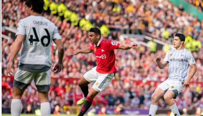 إيقاف حكام مباراة مانشستر يونايتد وولفرهامبتون بسبب ركلة جزاء