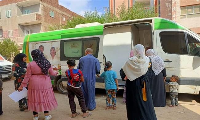 محافظ قنا: الكشف على 680 مواطن فى قافلة طبية استثنائية بفرشوط 