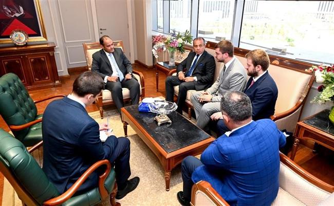 وزير الصناعة يبحث مع شركة روسية إنشاء مصنع صلب في مصر