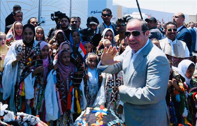 السيسي: قادرون على عبور أي تحدٍ بفهم الناس والعمل 