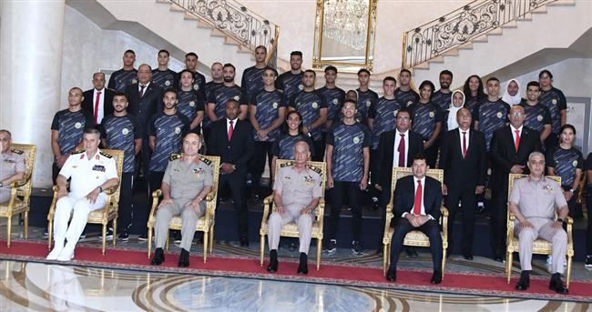 وزير الدفاع يكرم الأبطال الرياضيين من القوات المسلحة والاتحاد المصرى للإعاقات الذهنية