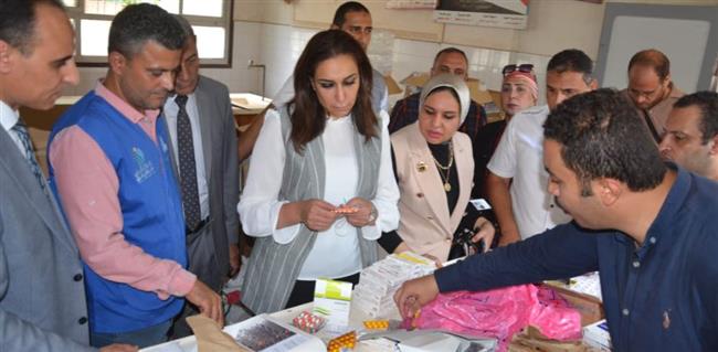 نائب محافظ البحيرة تشهد فاعليات القوافل الطبية المتخصصة بكفر الدوار 