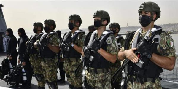 الجيش الجزائري: ضبط 3 عناصر دعم للجماعات الإرهابية و370 مهاجرا غير شرعي