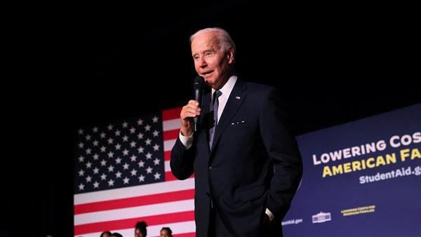 بايدن يزور هاواي الإثنين المقبل.. ويلتقي ناجين من الحرائق المدمرة التي اجتاحت منتجع لاهاينا