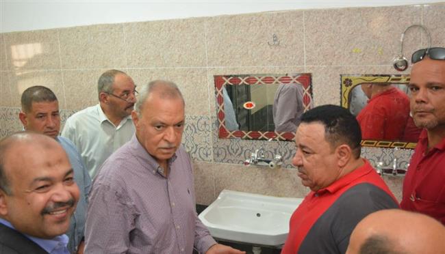توجيهات من محافظ القليوبية بشأن  دورات المياه بموقف بنها العمومي