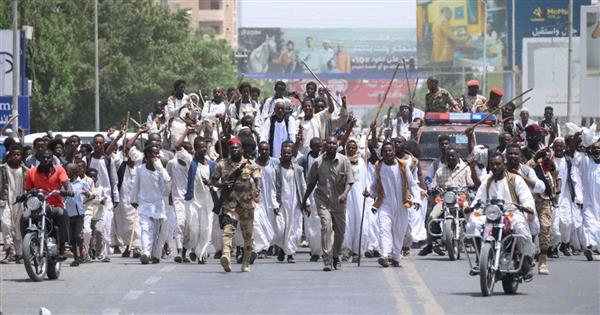 «الوطن العمانية»: الشعب السوداني يمر بأسوء أزمة إنسانية في تاريخه الحديث