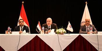محافظ قنا يلتقي المهندسين المرشحين للعمل بالوحدات المحلية