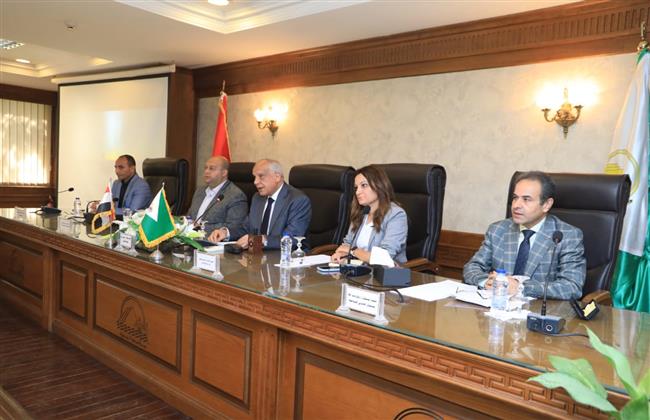 محافظ الجيزة يكلف بسرعة الانتهاء من طرح مشروعات الخطة الاستثمارية للعام ٢٠٢٣ / ٢٠٢٤