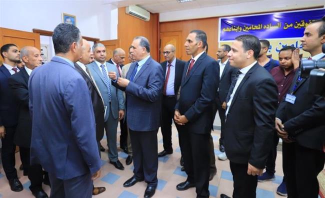 نقيب المحامين يجري جولة تفقدية لمبنى نقابة محامي السويس.. بالصور 
