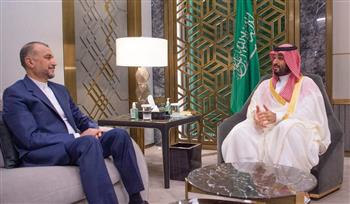   ولي العهد السعودي ووزير الخارجية الإيراني يبحثان فرص التعاون