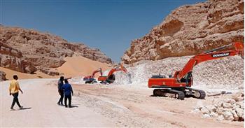   محافظ سوهاج يتابع مشروع طريق ربط منطقة طهطا الصناعية بالصحراوي الغربي