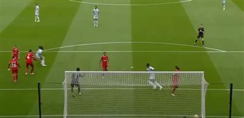   "سيمينو" يسجل الهدف الأول لبورنموث في الدقيقة 3 ضد ليفربول