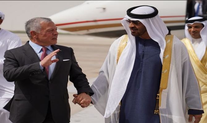 العاهل الأردني في مقدمة مستقبلي رئيس الإمارات