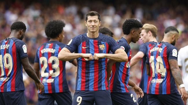 برشلونة يفوز على ميلان وديا 