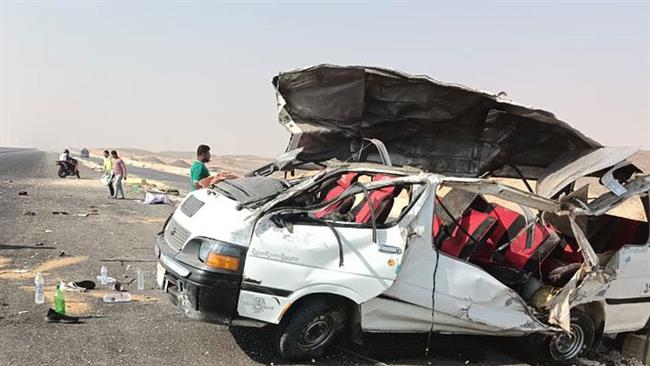 إنقلاب ميكروباص أعلى طريق الإسكندرية الصحراوى