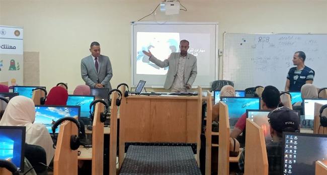 وزارة العمل: انطلاق الدورة الثانية للتسويق الإلكتروني لشباب قنا