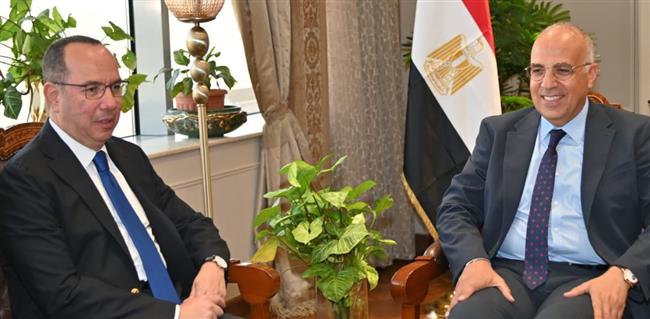 وزير الري يستقبل سفير مصر لدى جنوب السودان 