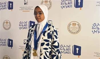 محافظ أسوان يهنئ الفائزة بالمركز الثانى على مستوى الجمهورية فى "تحدى القراءة العربى"