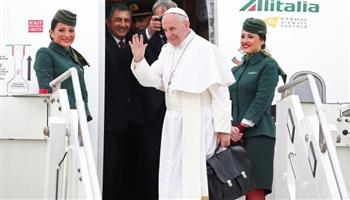   بابا الفاتيكان يغادر روما متوجها إلى البرتغال بمناسبة الايام العالمية للشباب