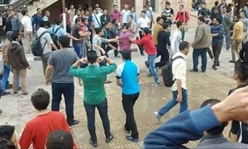   بسبب المرور.. مشاجرة بالأسلحة البيضاء في القاهرة 