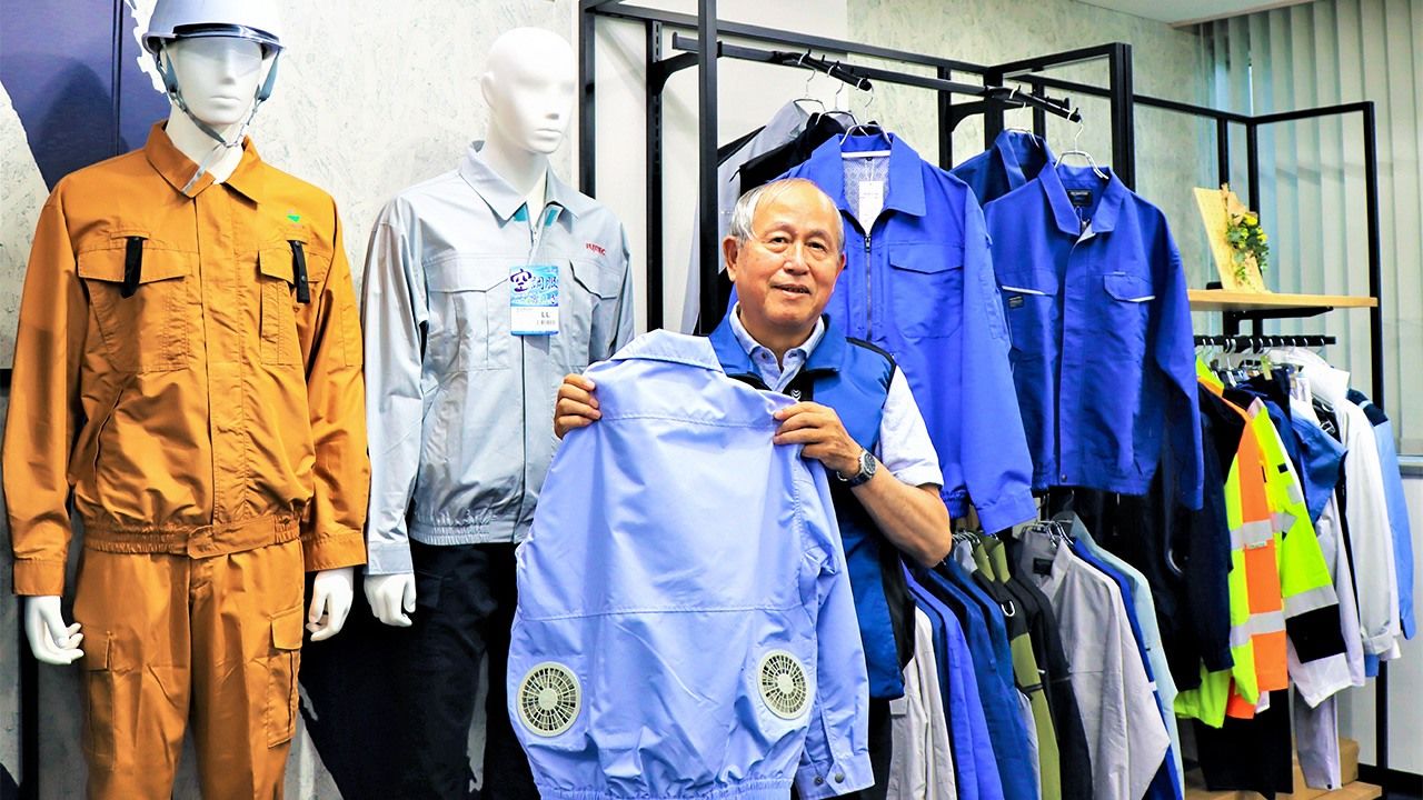 ملابس وأكسسوارات مبردة في اليابان لمواجهة الحر