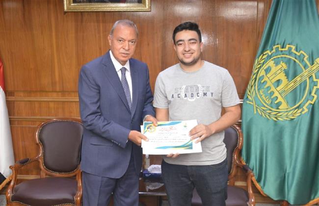 محافظ القليوبية يشهد حفل تكريم أوائل الشهادات العامة