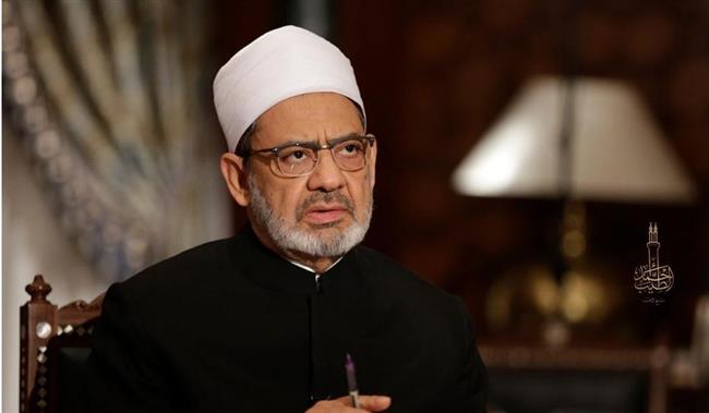شيخ الأزهر يوجِّه بمضاعفة إعانة شهر سبتمبر