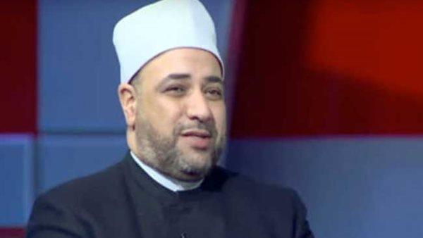 وزير الأوقاف يكلف أيمن أبو عمر بأداء خطبة الجمعة اليوم