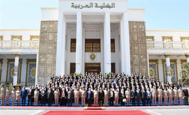 الأكاديمية العسكرية تحتفل بتخرج دورات جديدة من العاملين بوزارة النقل