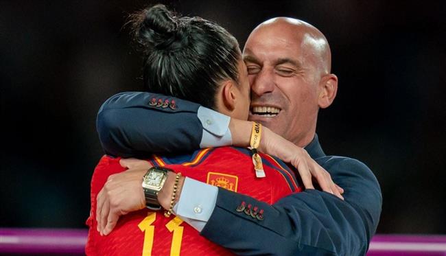 رسميًا .. فيفا يوقف "روبياليس" رئيس الاتحاد الإسباني لكرة القدم من منصبه
