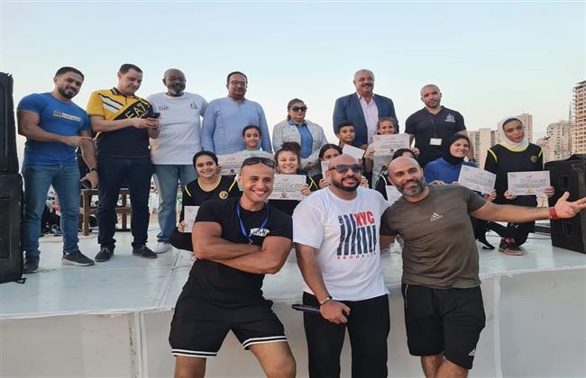 مهرجان لياقة بدنية على شاطئ البحر الأبيض المتوسط