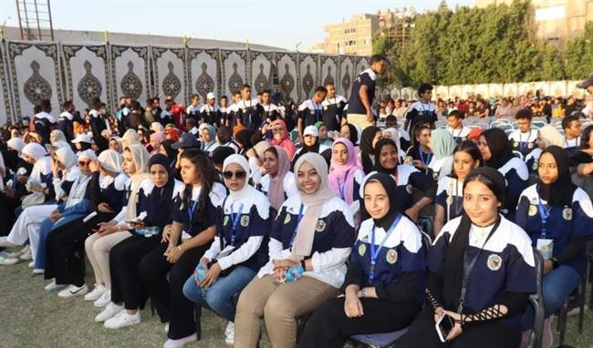 طلاب ملتقي الأنشطة بجامعة سوهاج يشاركون بمبادرة حياة كريمة