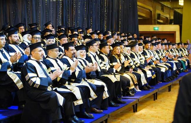 "الأكاديمية العربية" تحتفل بتخرج دفعة جديدة بكلية الدراسات العليا في الإدارة بالقاهرة