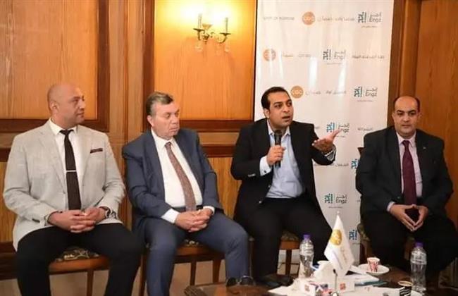 "حازم عمر" يشهد فعليات البرنامج التدريبي لأصحاب المشروعات الصغيرة بقنا