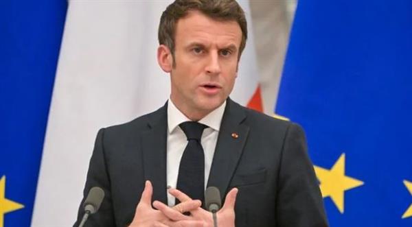 الرئيس الفرنسي يحذر من خطر إضعاف أوروبا والغرب