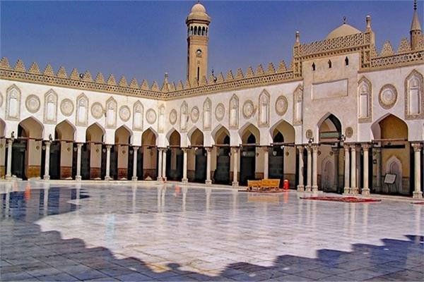 غدا في لقاءه الإسبوعي.. الأزهر يناقش أثر وسائل التواصل الاجتماعي على الأسرة
