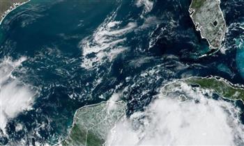   العاصفة "إداليا" تقترب من فلوريدا والسلطات تحث السكان على إنهاء استعداداتهم وسرعة الإجلاء