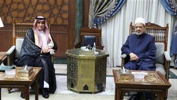   شيخ الأزهر يستقبل المندوب الدائم للمملكة السعودية لدى جامعة الدول العربية