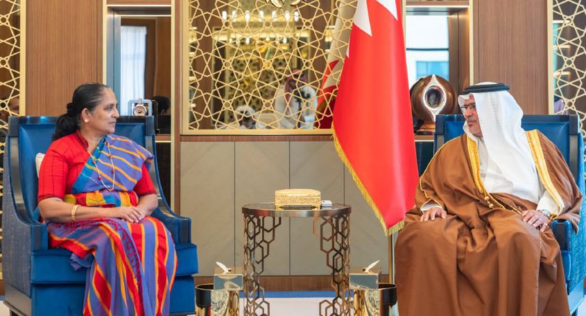 ولي العهد البحريني يؤكد أهمية الدفع بمسارات التعاون والتنسيق المشترك مع سريلانكا والفلبين