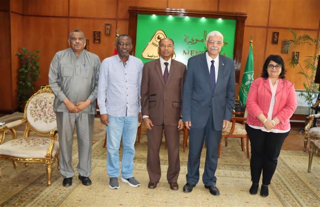 رئيس جامعة المنوفية يستقبل وفد مركز التكامل السوداني المصري