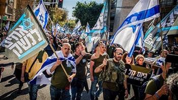   مسؤولو الصحة في إسرائيل قلقون من هروب الأطباء للخارج وسط الاحتجاجات بشأن القضاء