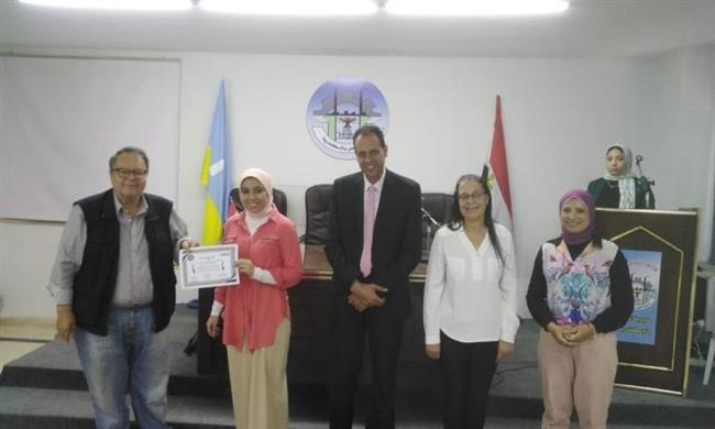 وزارة العمل: فرص عمل للشباب وتخرج دفعة جديدة مدربة على تصنيع الأسماك بالإسكندرية 